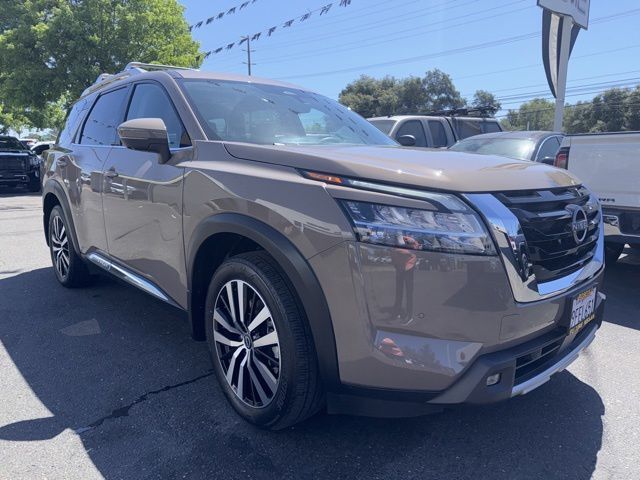 2023 Nissan Pathfinder Platinum 2023 Nissan Pathfinder Platinum