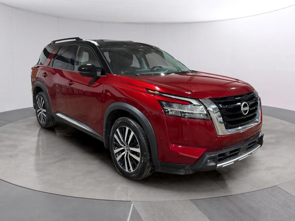 2023 Nissan Pathfinder Platinum