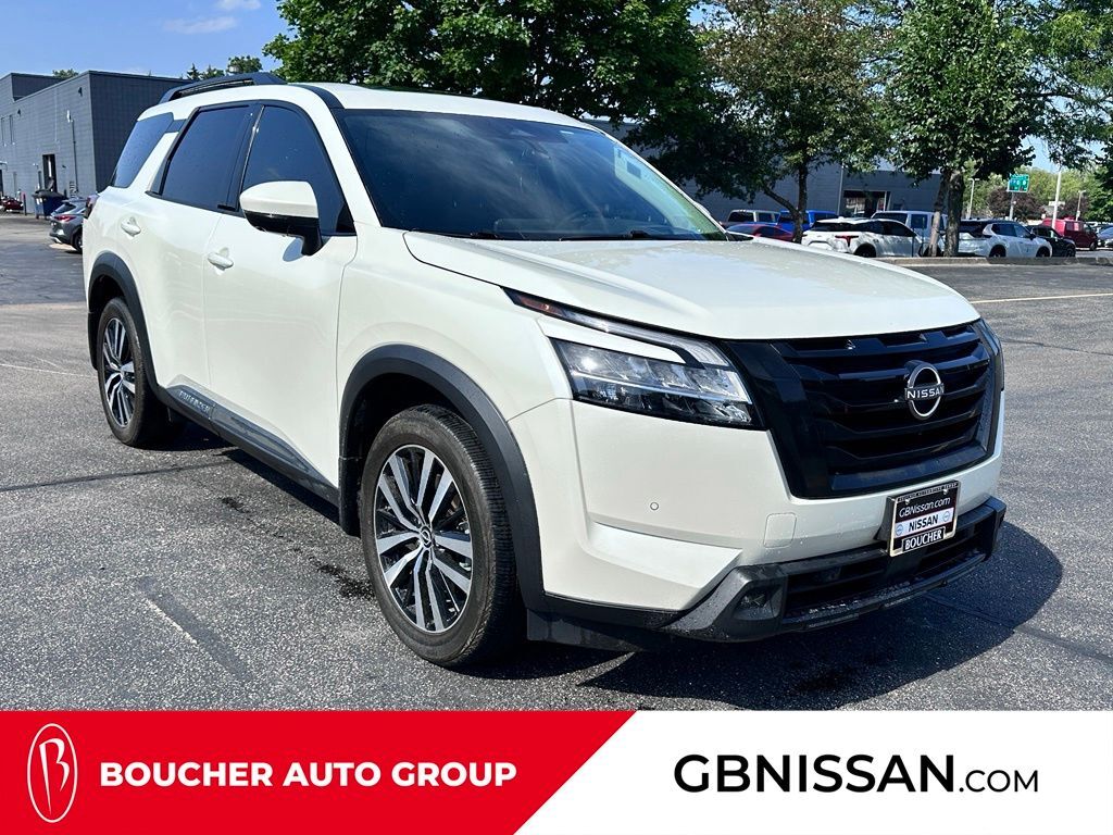 2023 Nissan Pathfinder Platinum