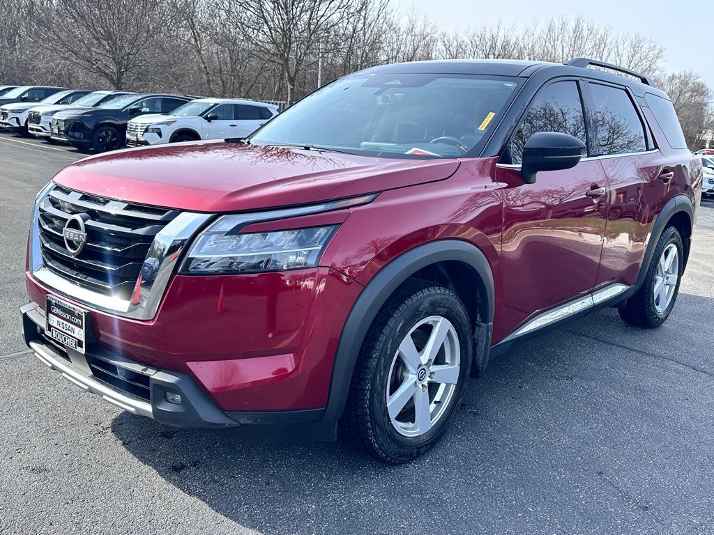 2023 Nissan Pathfinder Platinum