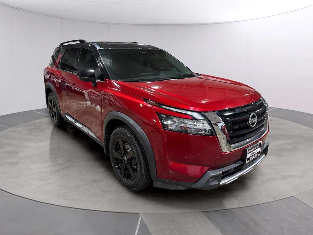 2023 Nissan Pathfinder Platinum