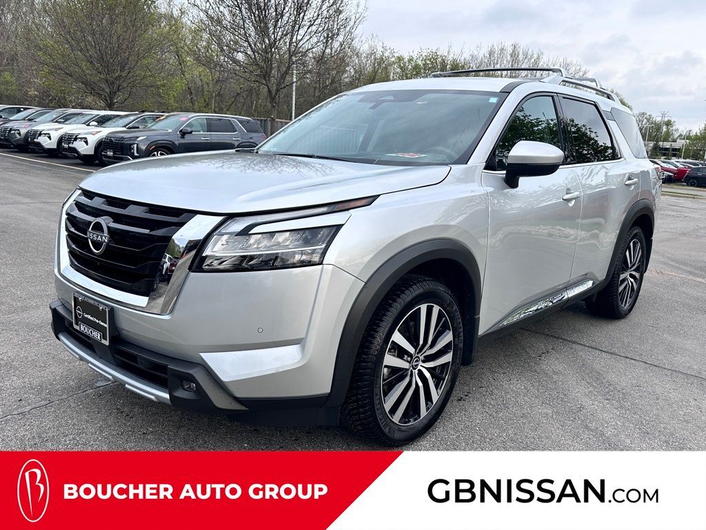 2023 Nissan Pathfinder Platinum