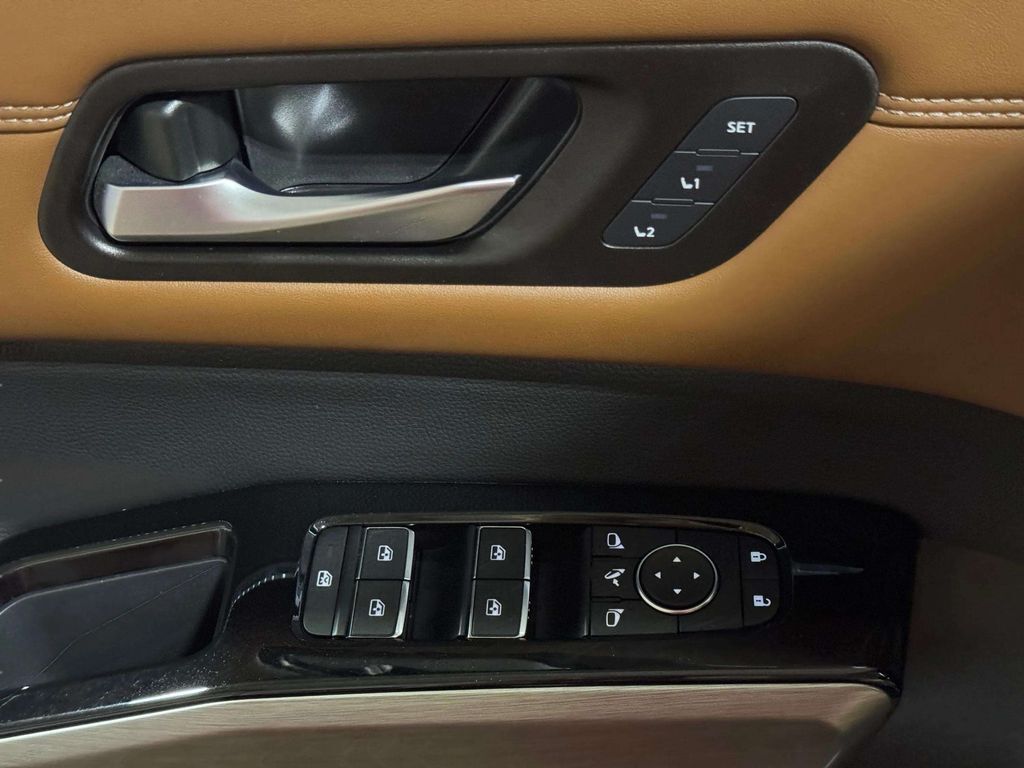 2023 Nissan Pathfinder Platinum w/Captain's Chairs Pkg San Clemente CA