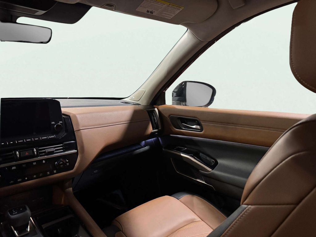 2023 Nissan Pathfinder Platinum w/Captain's Chairs Pkg San Clemente CA
