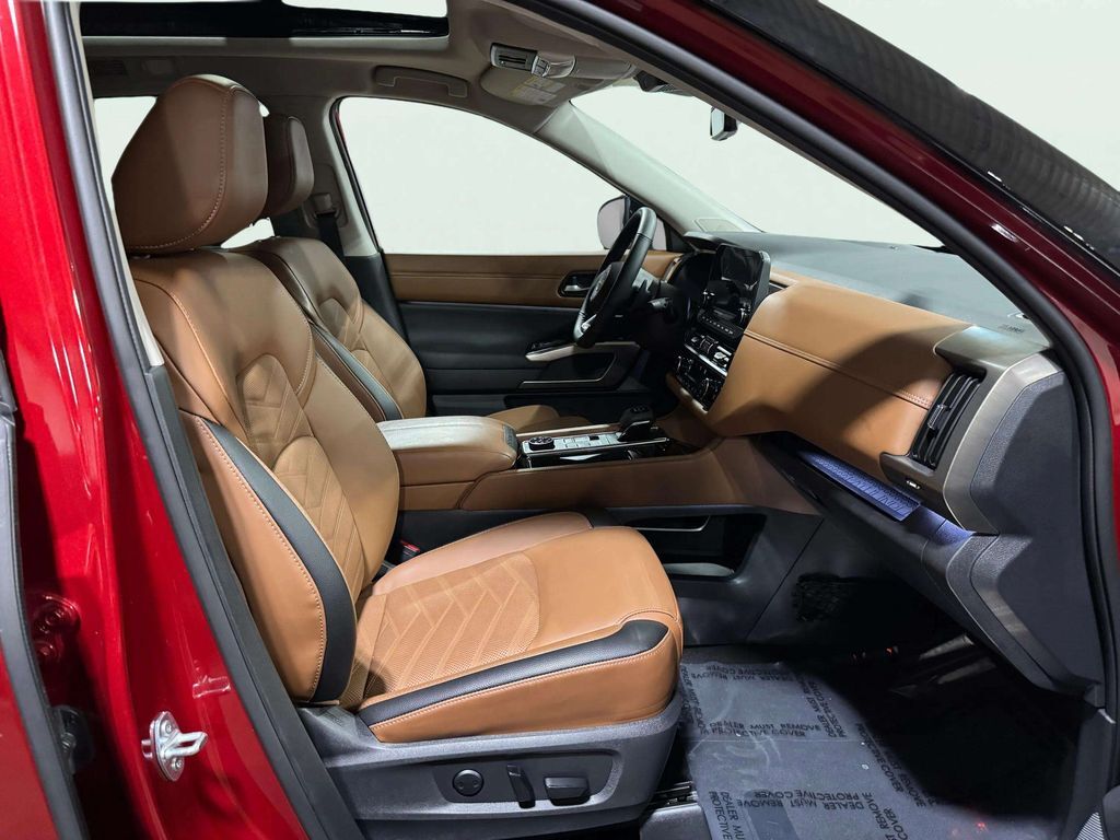 2023 Nissan Pathfinder Platinum w/Captain's Chairs Pkg San Clemente CA