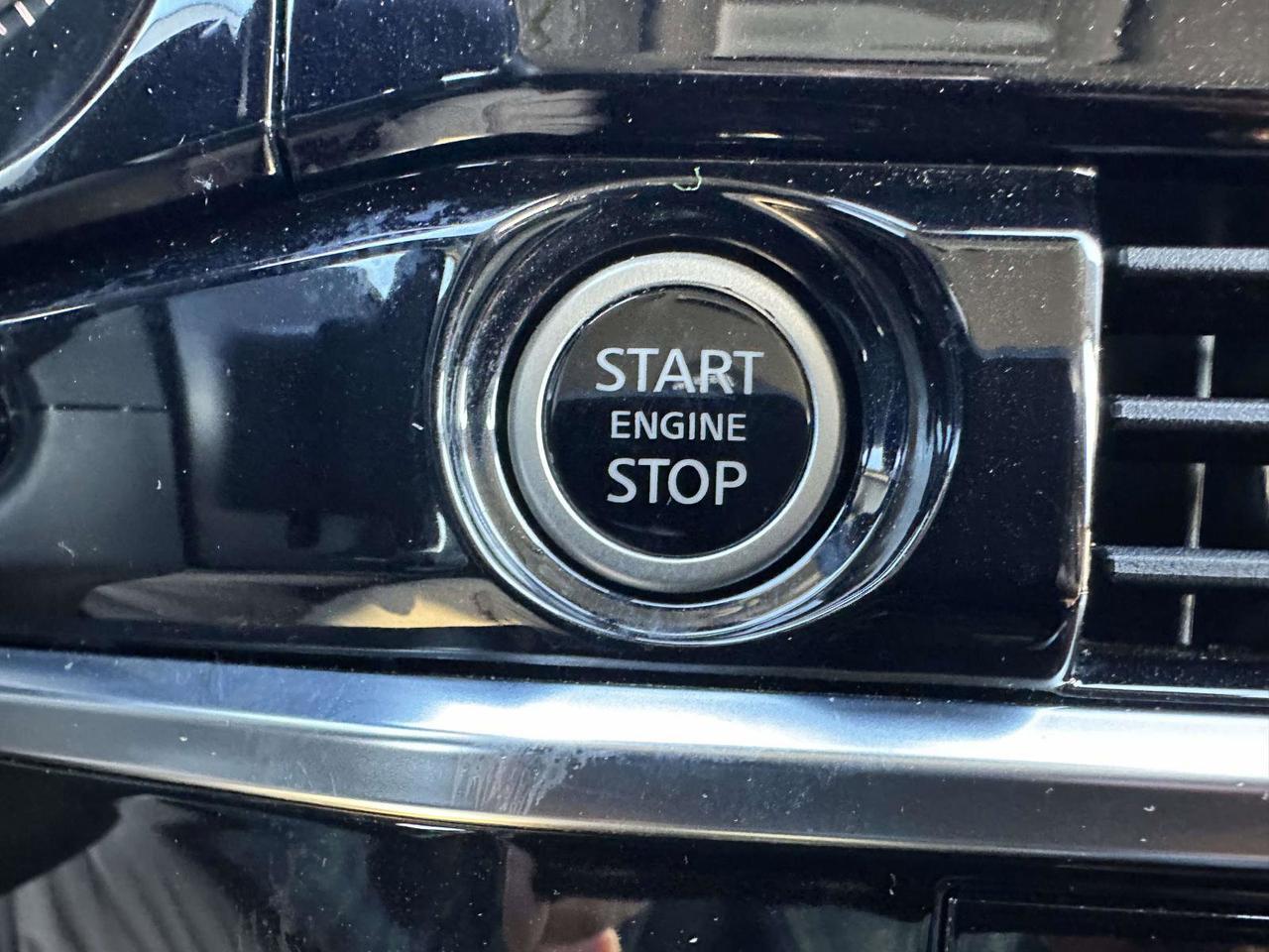 2023 Nissan Pathfinder SL Clifton Park NY