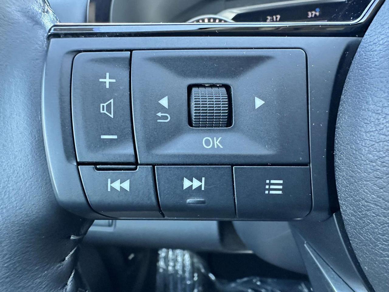 2023 Nissan Pathfinder SL Clifton Park NY