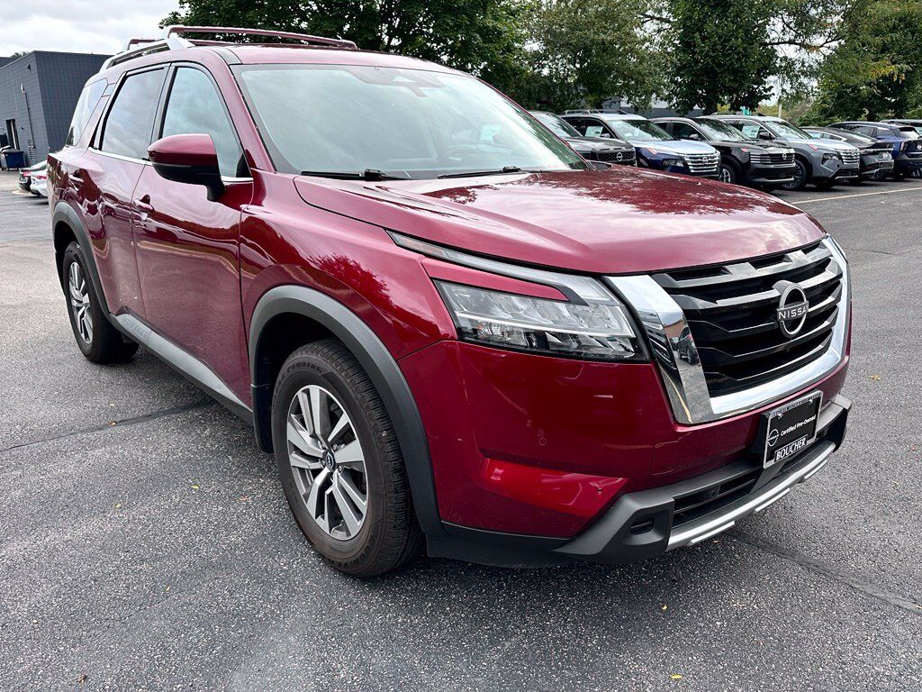 2023 Nissan Pathfinder SL