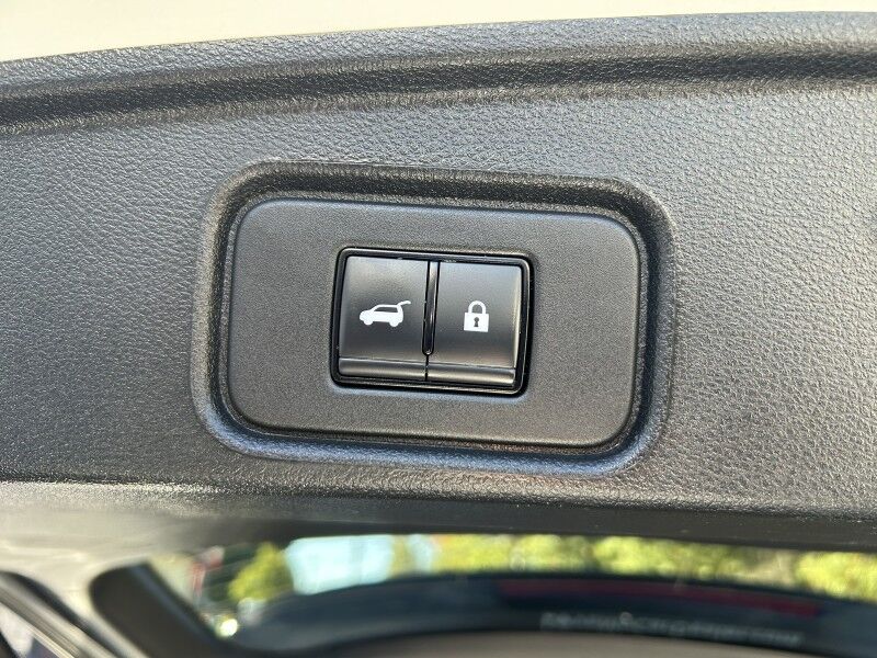 2023 Nissan Pathfinder SL Whitinsville MA 2023 Nissan Pathfinder SL Whitinsville MA