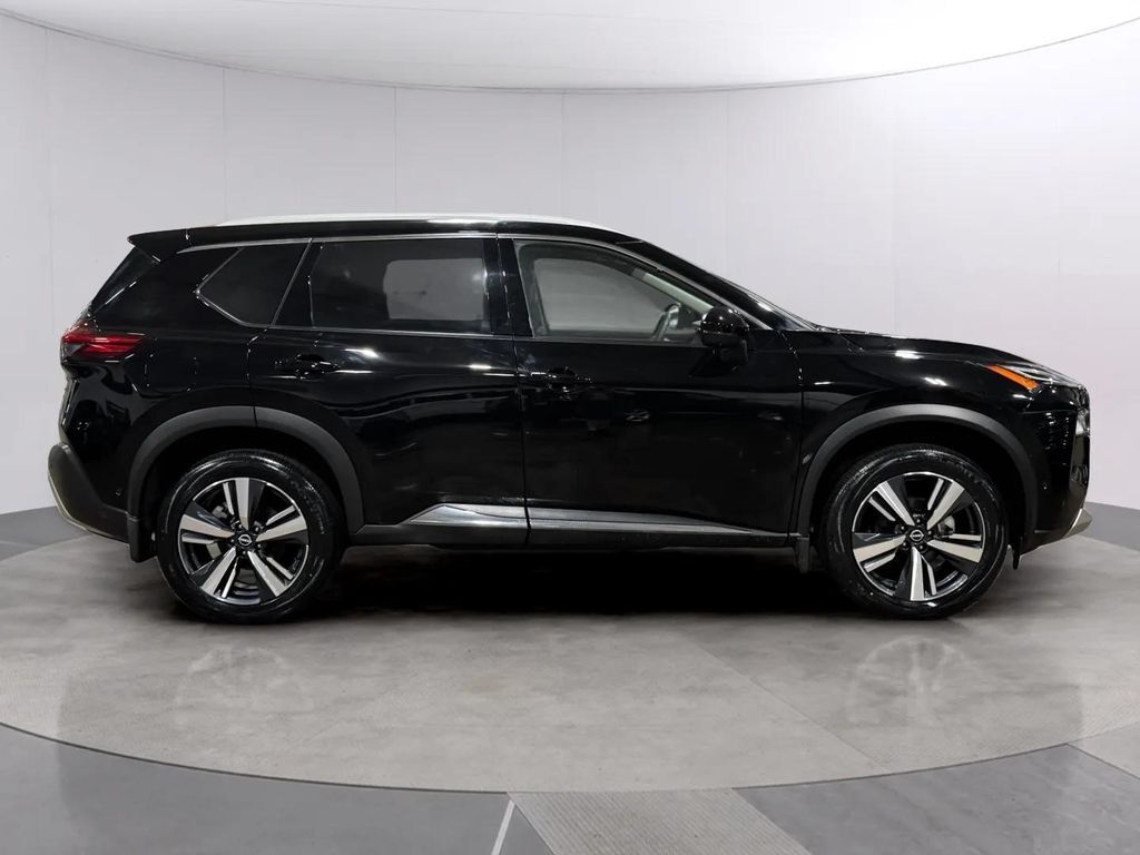 2023 Nissan Rogue Platinum w/Premium Pkg