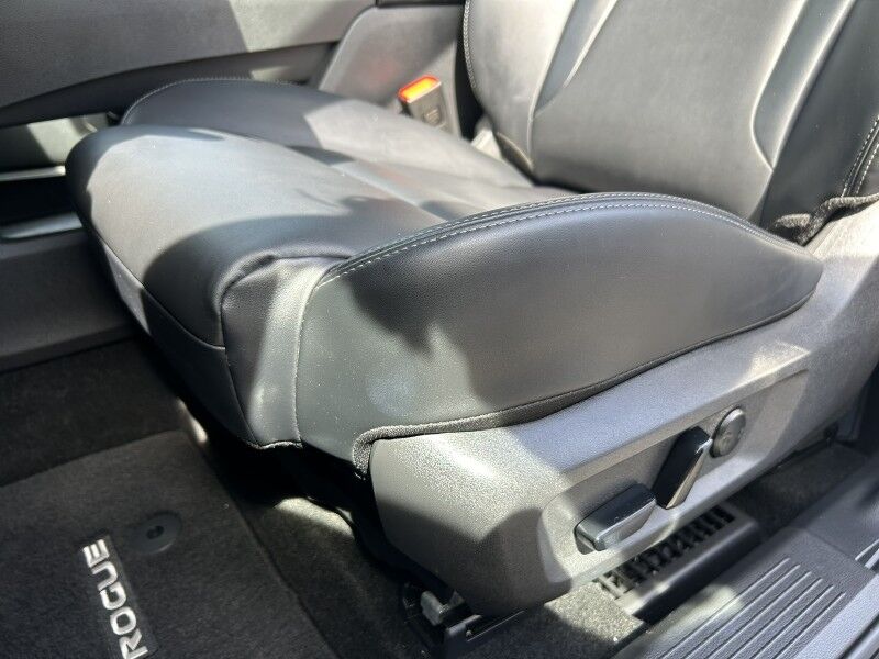 2023 Nissan Rogue SV - 1 OWNER - MIDNIGHT EDITION Webster MA 2023 Nissan Rogue SV - 1 OWNER - MIDNIGHT EDITION Webster MA