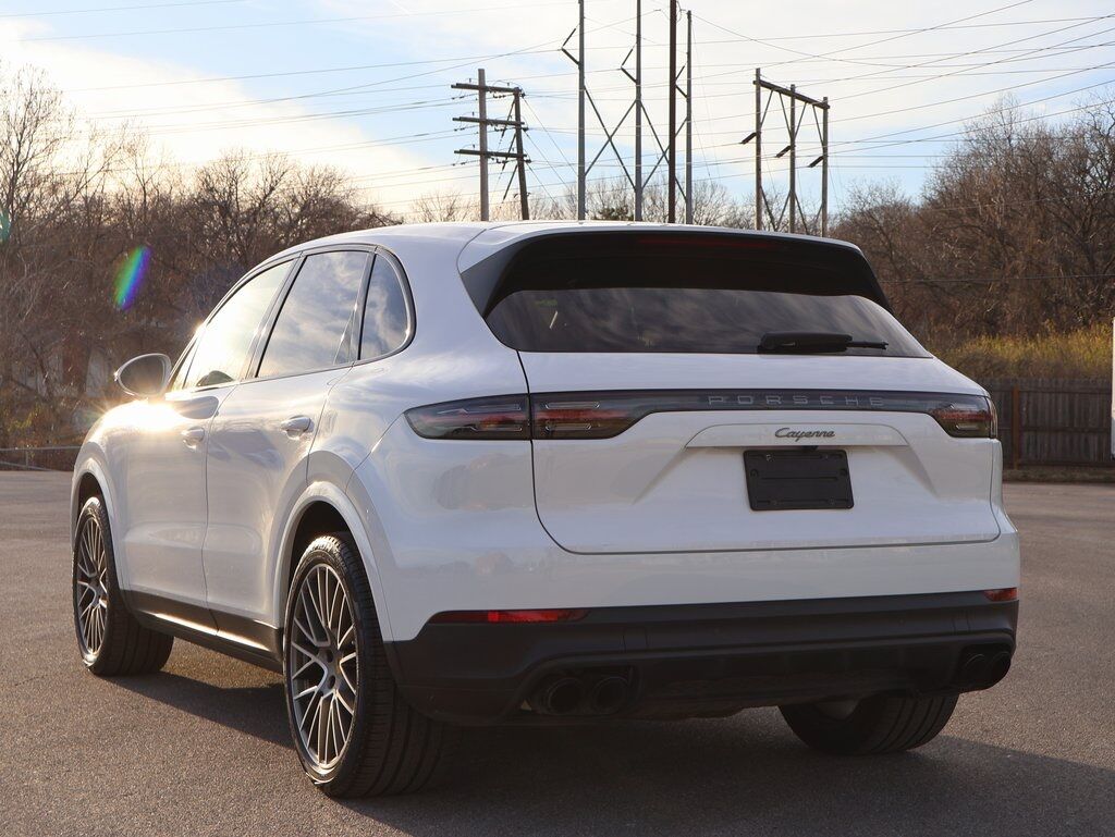 2023 Porsche Cayenne Platinum Edition