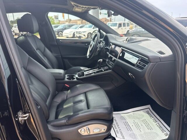 2023 Porsche Macan T Springfield IL 2023 Porsche Macan T Springfield IL