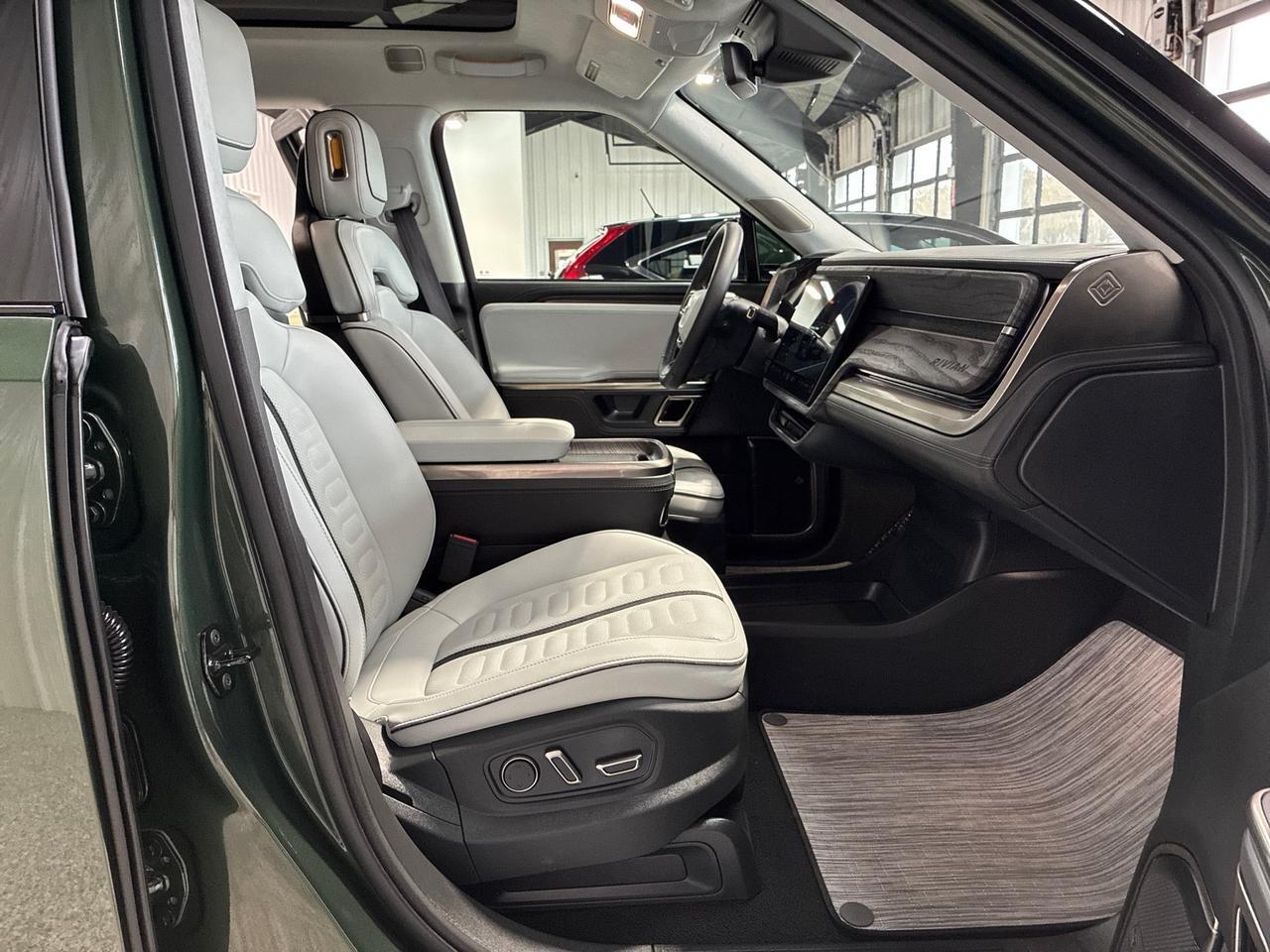 2023 Rivian R1S Adventure Houston TX 2023 Rivian R1S Adventure Houston TX