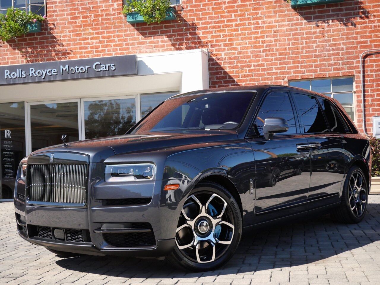 2023 Rolls-Royce Cullinan Black Badge Black Badge Lawrence KS 2023 Rolls-Royce Cullinan Black Badge Black Badge Lawrence KS