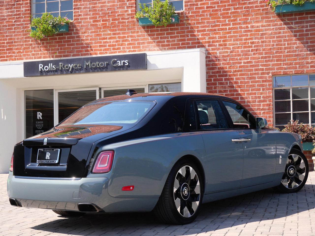 2023 Rolls-Royce Phantom