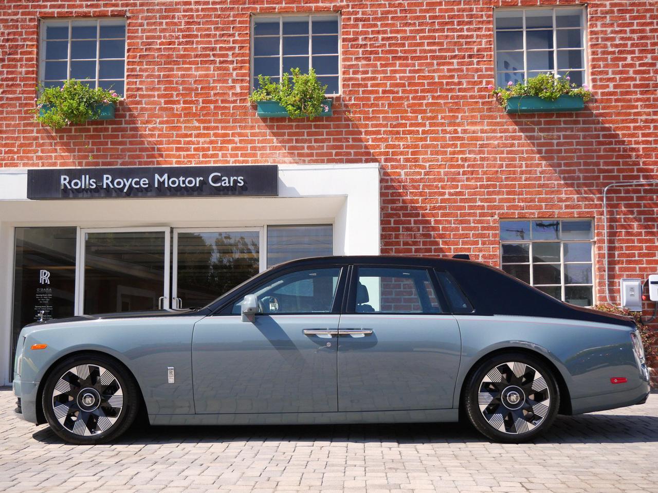 2023 Rolls-Royce Phantom