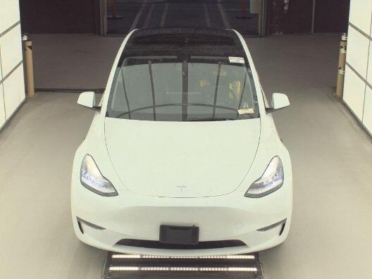 2023 Tesla Model Y Long Range's photo