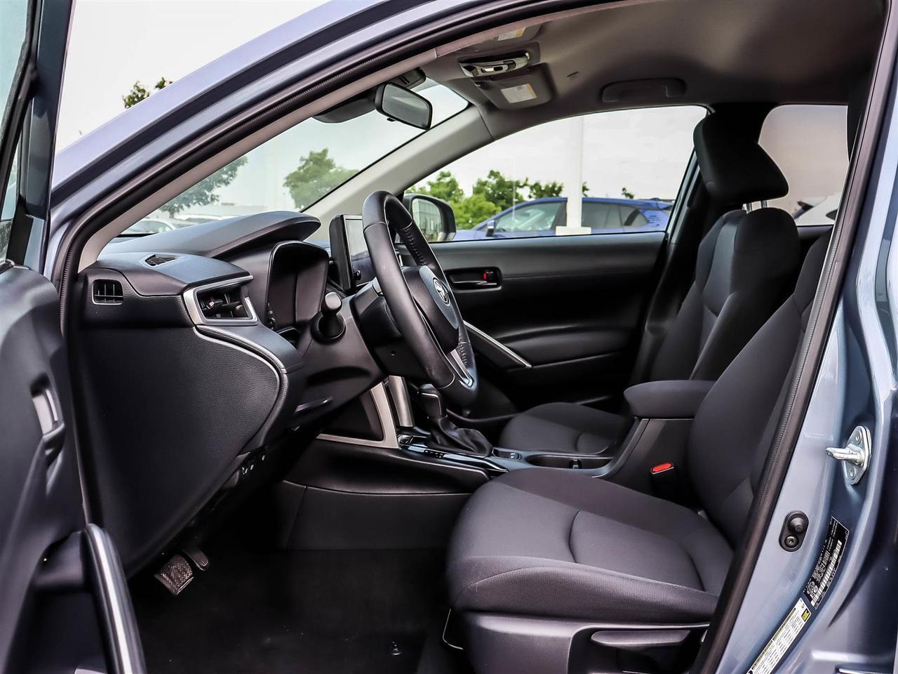 2023 Toyota Corolla Cross LE Mississauga ON