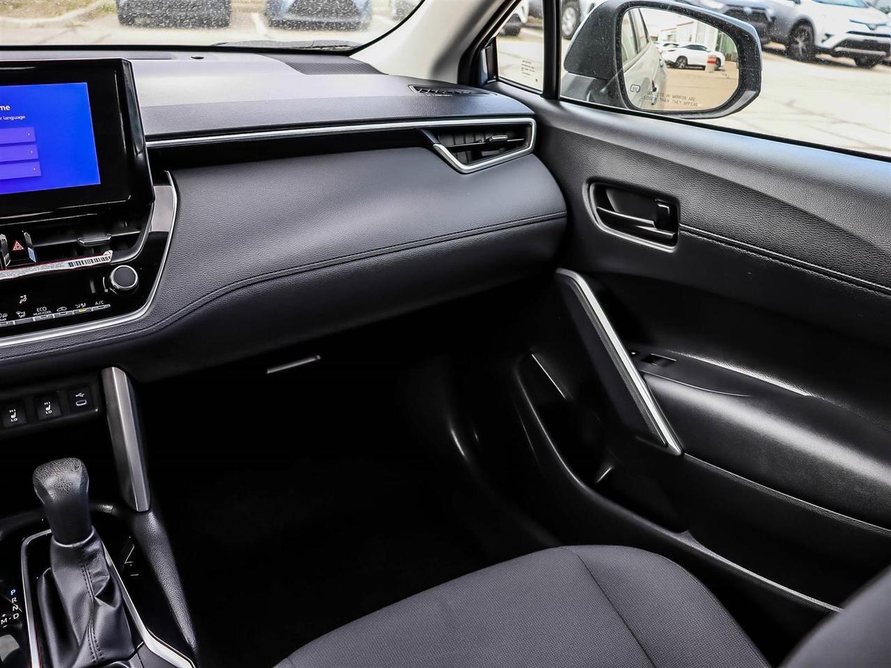 2023 Toyota Corolla Cross LE Mississauga ON