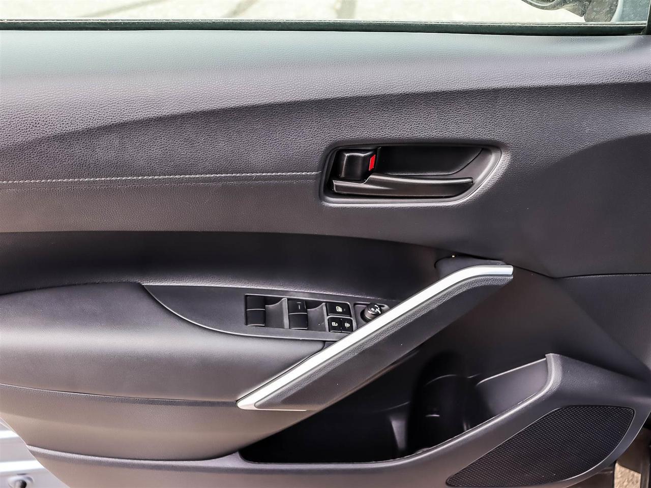 2023 Toyota Corolla Cross LE Mississauga ON