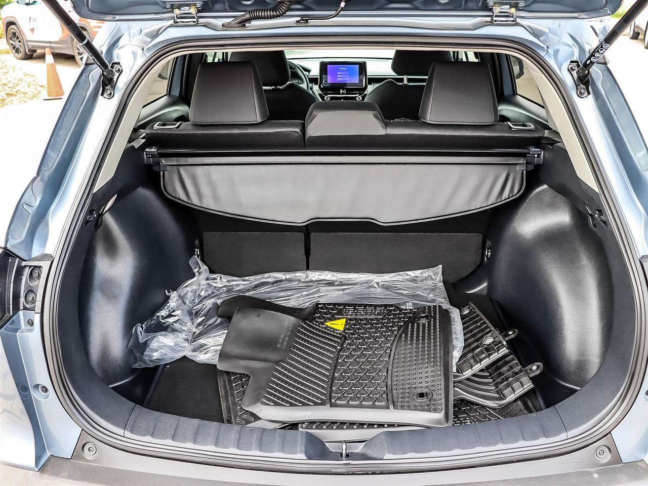 2023 Toyota Corolla Cross LE Mississauga ON