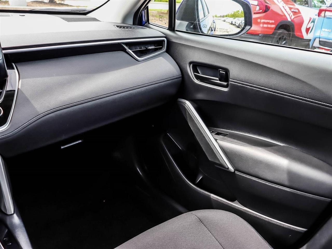 2023 Toyota Corolla Cross LE Mississauga ON