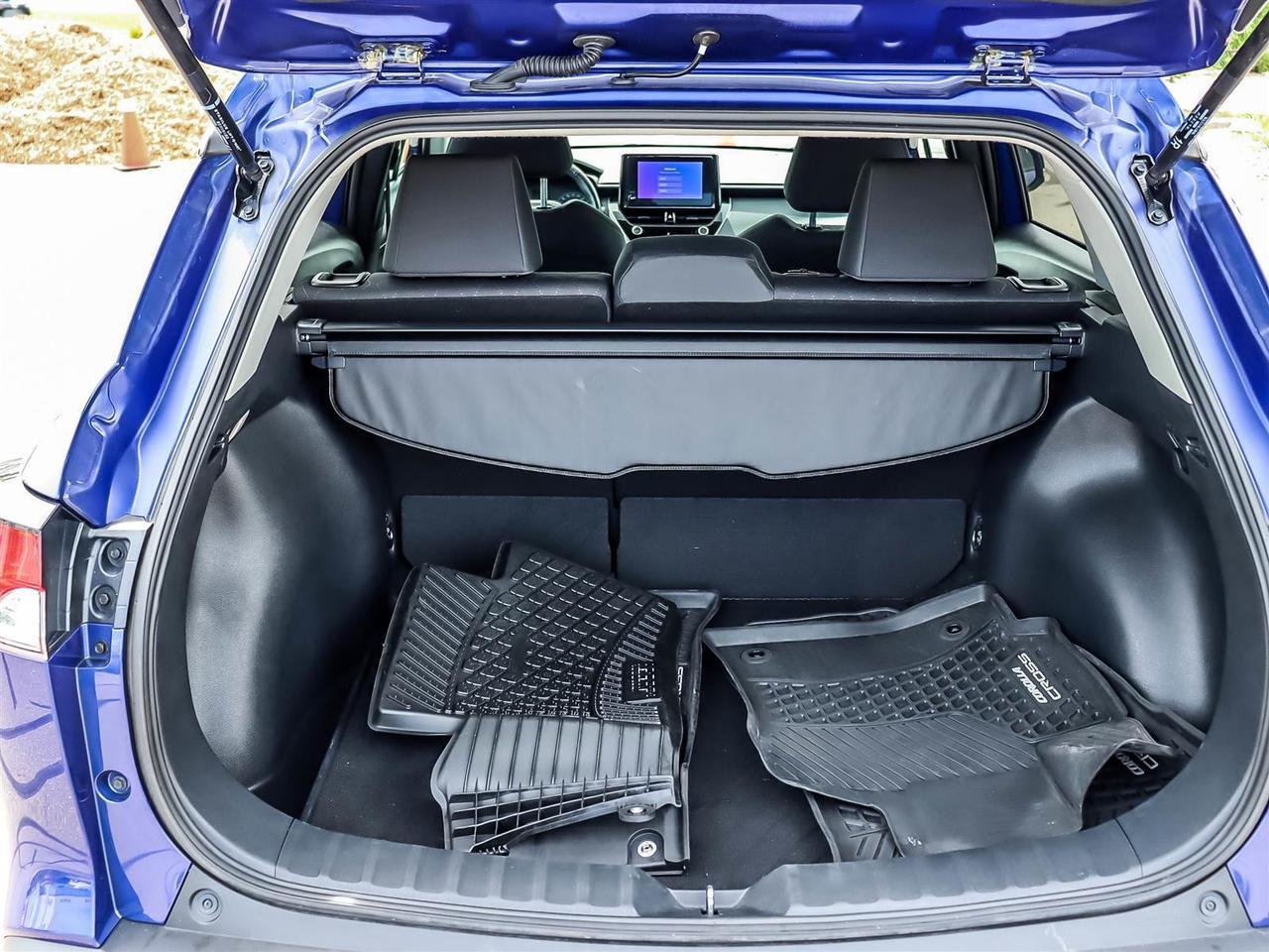 2023 Toyota Corolla Cross LE Mississauga ON