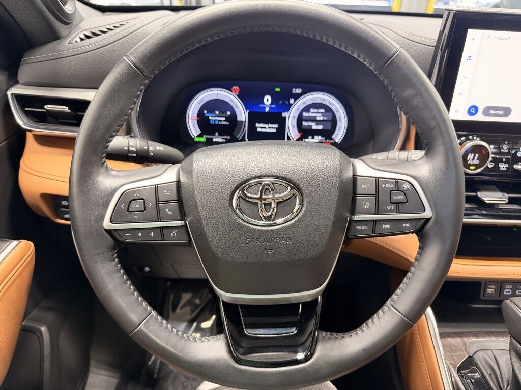 2023 Toyota Highlander Hybrid Platinum AWD Minocqua WI 2023 Toyota Highlander Hybrid Platinum AWD Minocqua WI