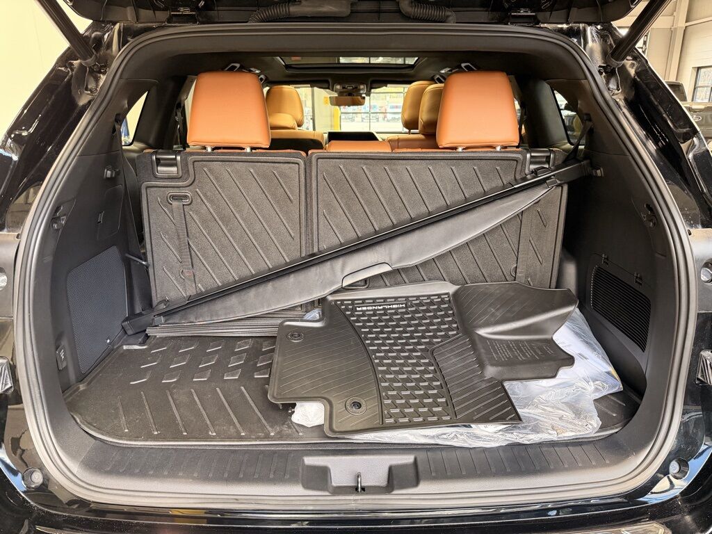 2023 Toyota Highlander Hybrid Platinum AWD Minocqua WI 2023 Toyota Highlander Hybrid Platinum AWD Minocqua WI