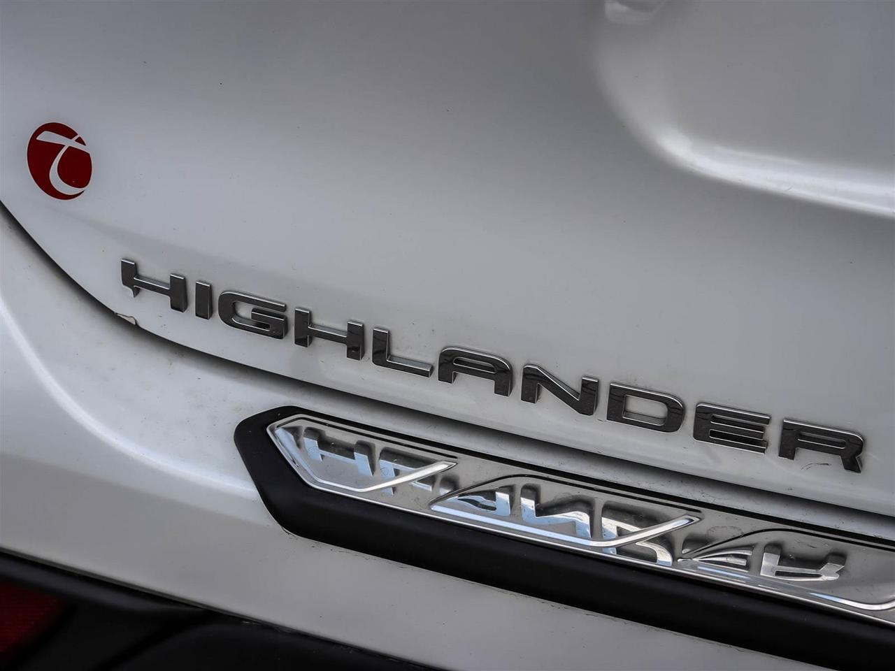 2023 Toyota Highlander LE Mississauga ON