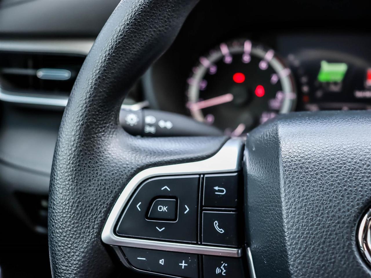 2023 Toyota Highlander LE Mississauga ON