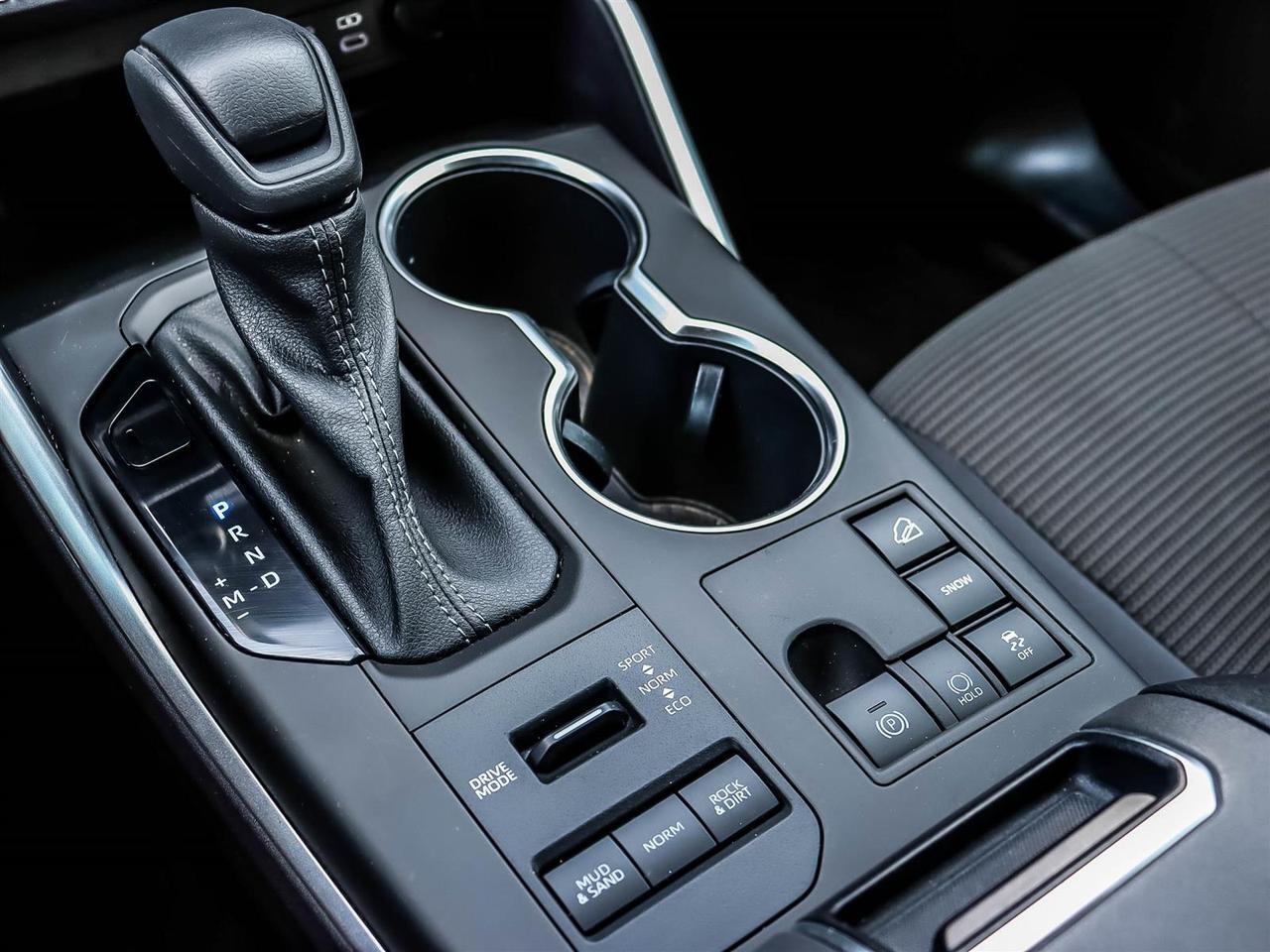 2023 Toyota Highlander LE Mississauga ON