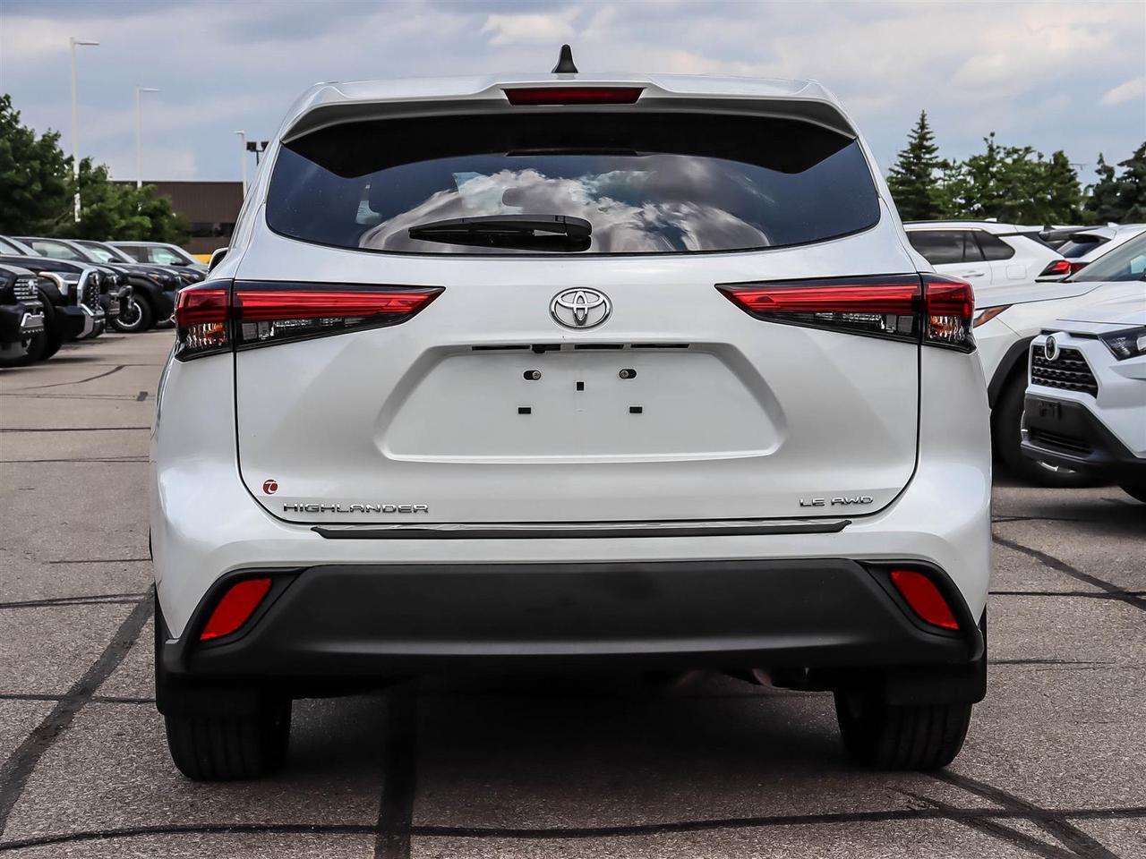 2023 Toyota Highlander LE Mississauga ON