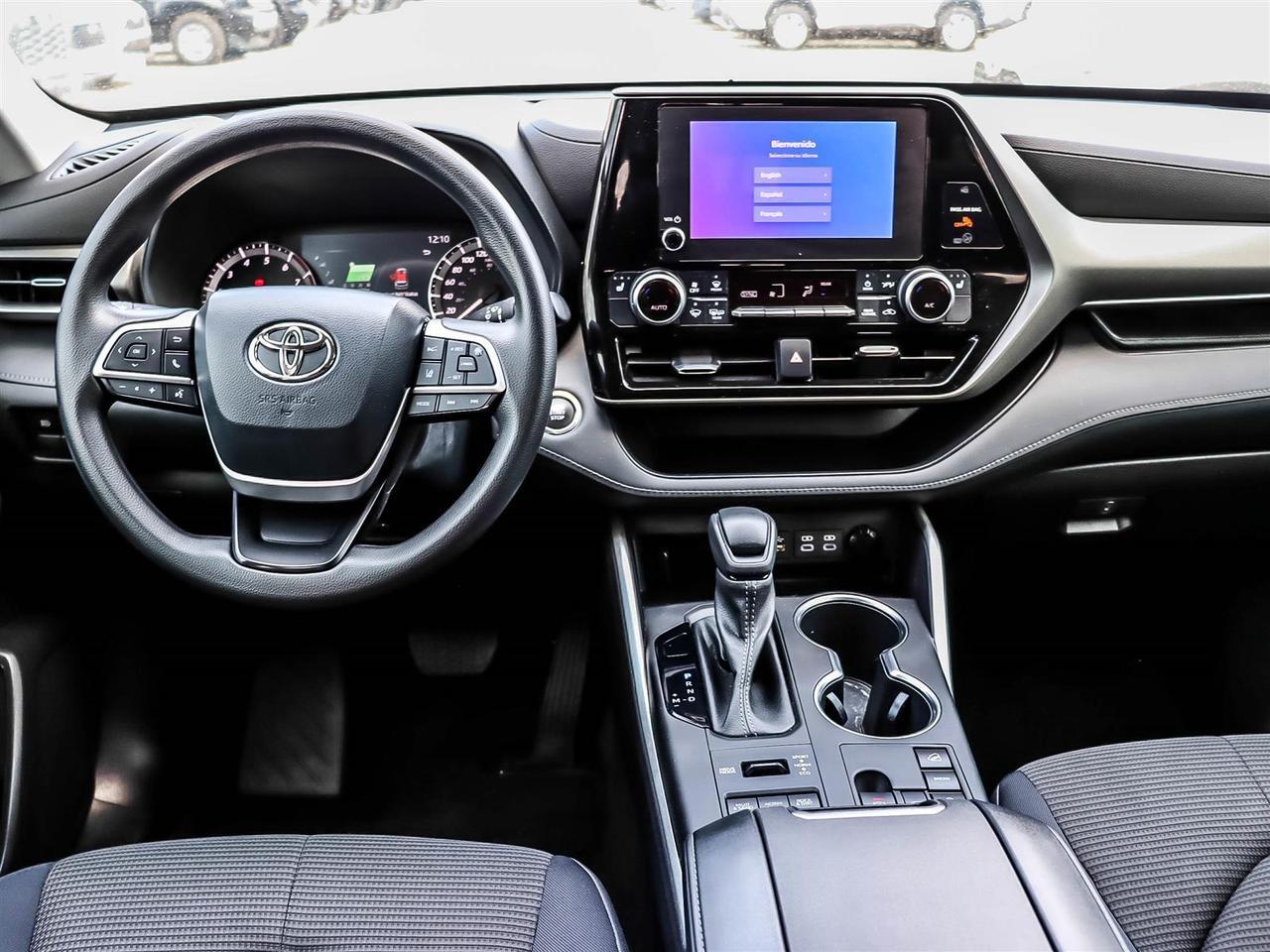 2023 Toyota Highlander LE Mississauga ON