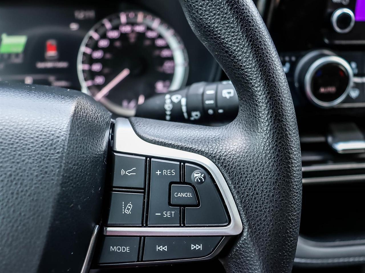 2023 Toyota Highlander LE Mississauga ON