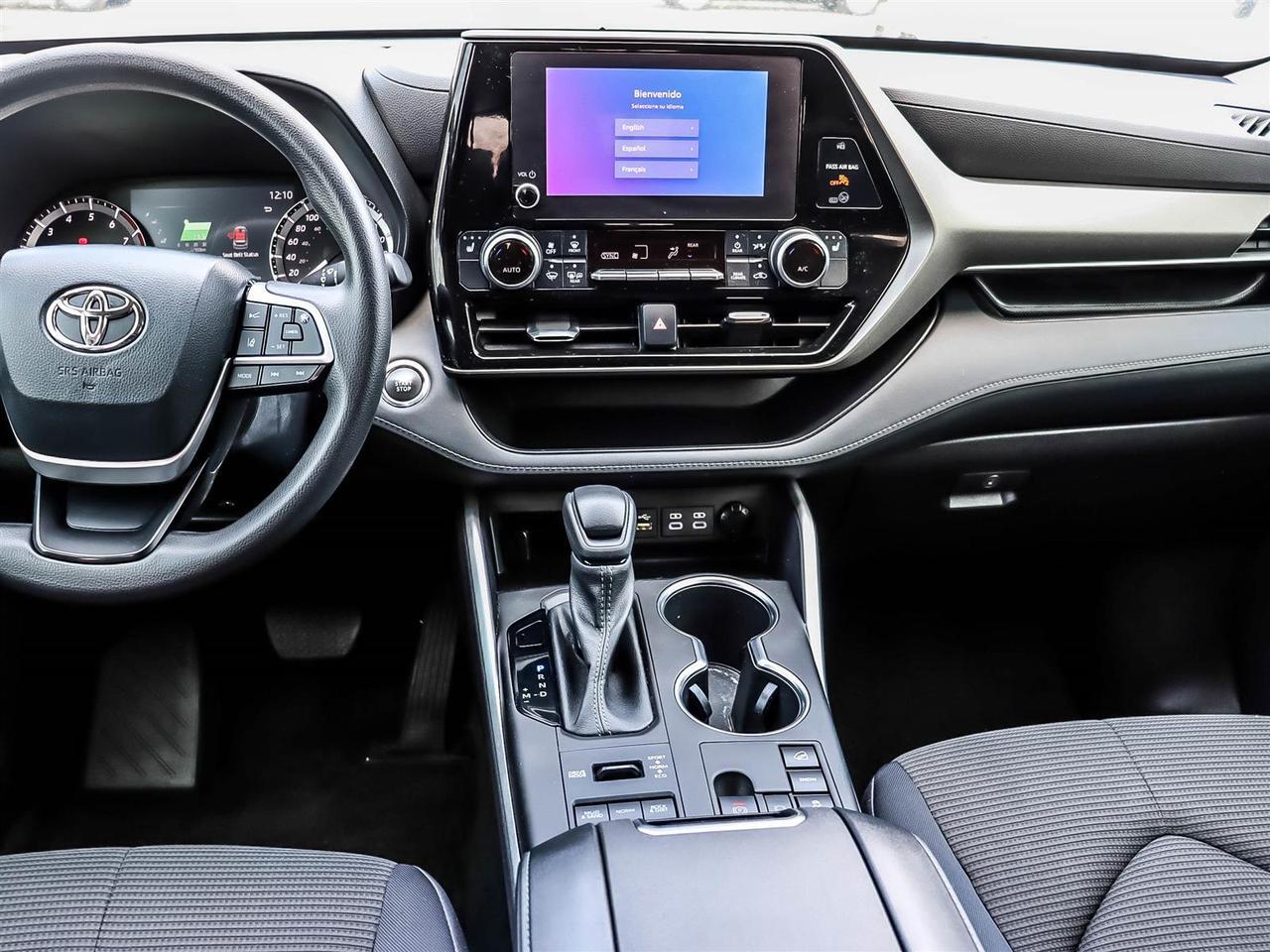 2023 Toyota Highlander LE Mississauga ON