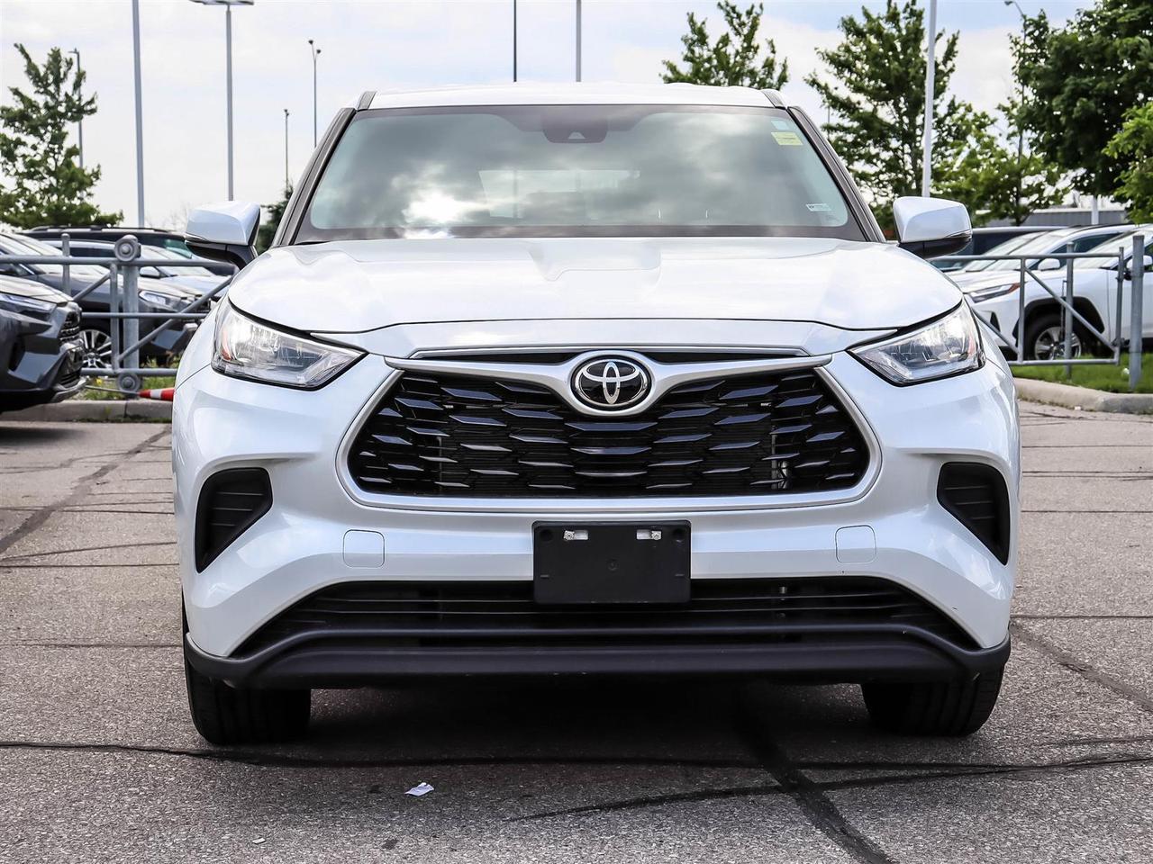 2023 Toyota Highlander LE Mississauga ON