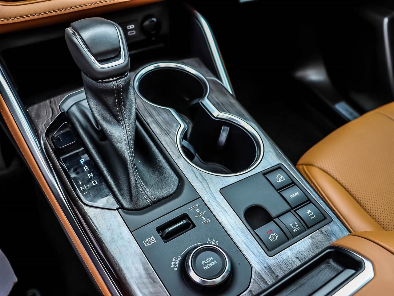 2023 Toyota Highlander Limited Mississauga ON