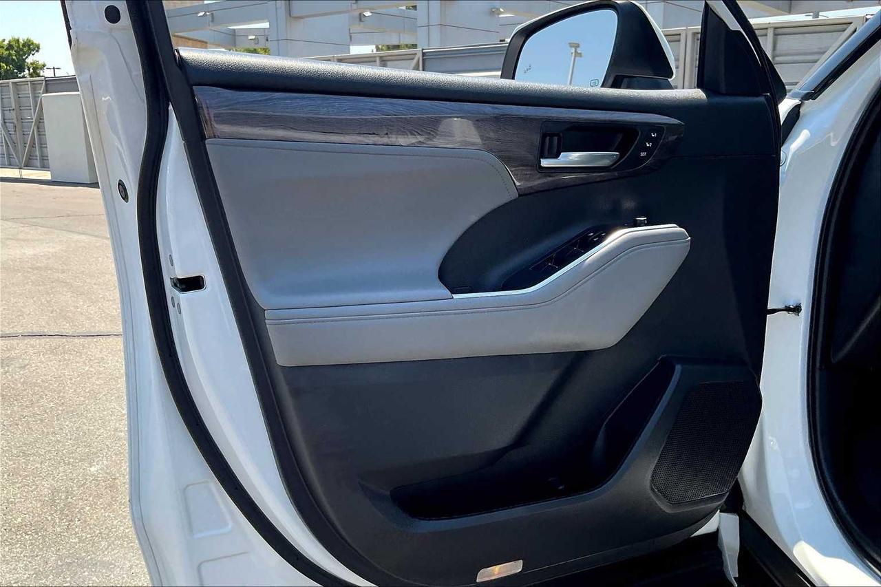 2023 Toyota Highlander Limited Roseville CA
