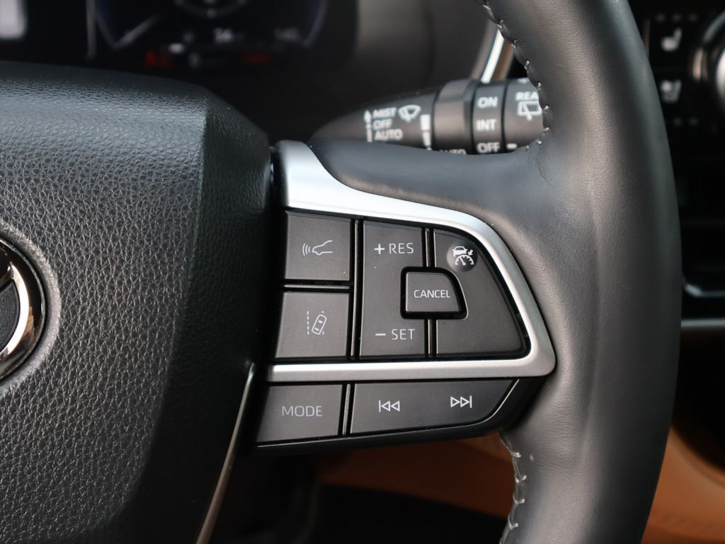2023 Toyota Highlander Platinum