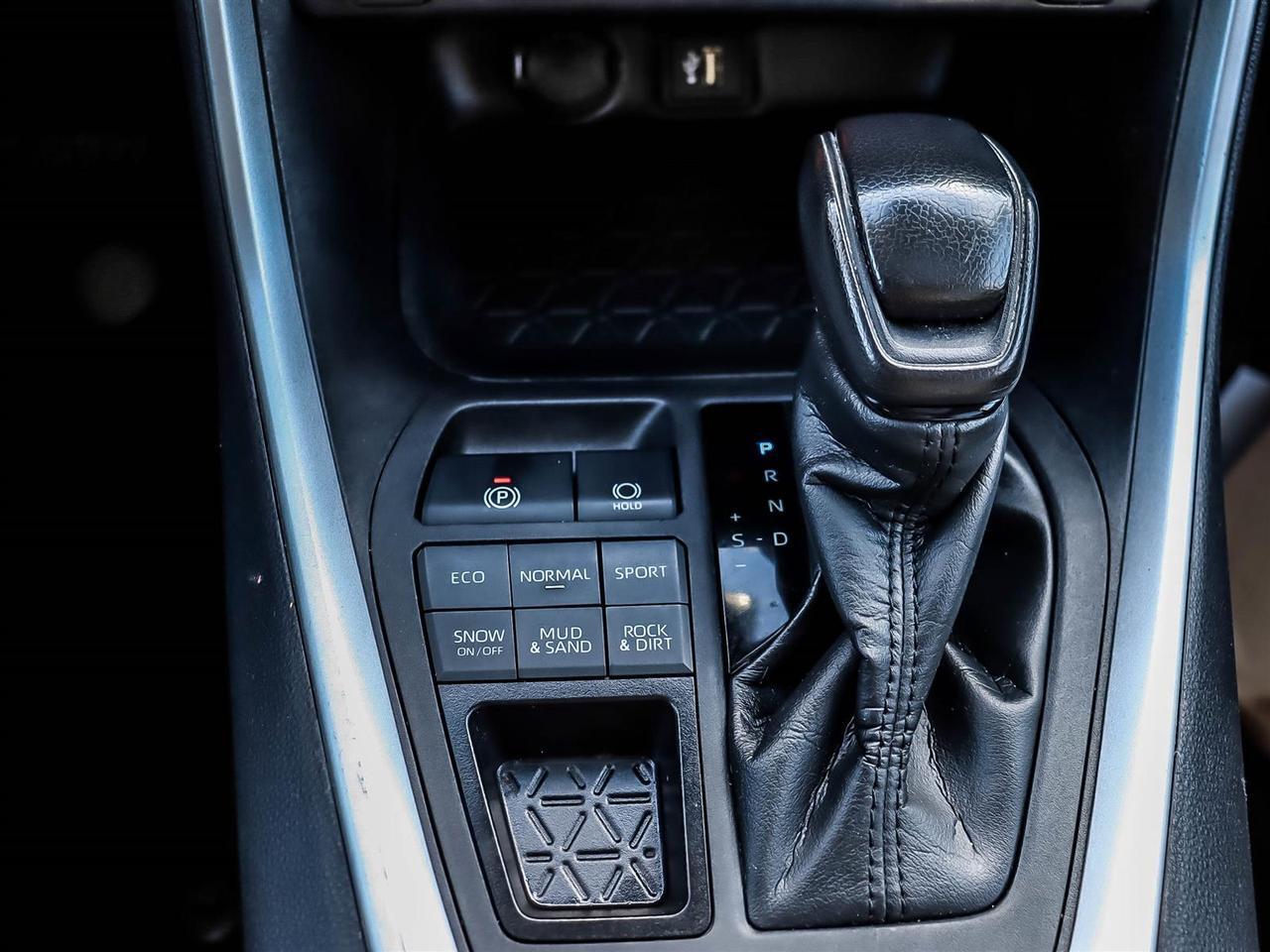 2023 Toyota RAV4 XLE Mississauga ON