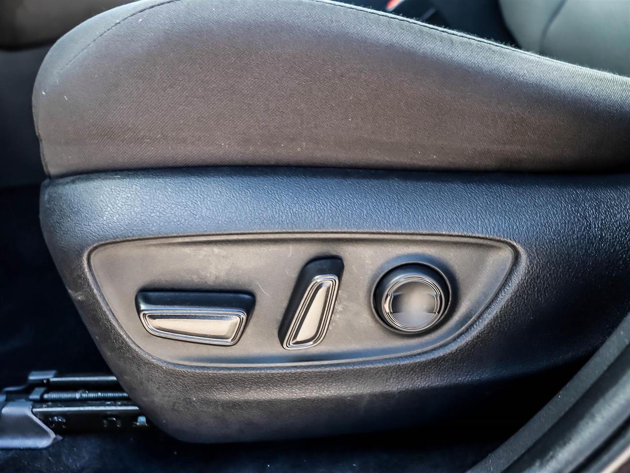 2023 Toyota RAV4 XLE Mississauga ON