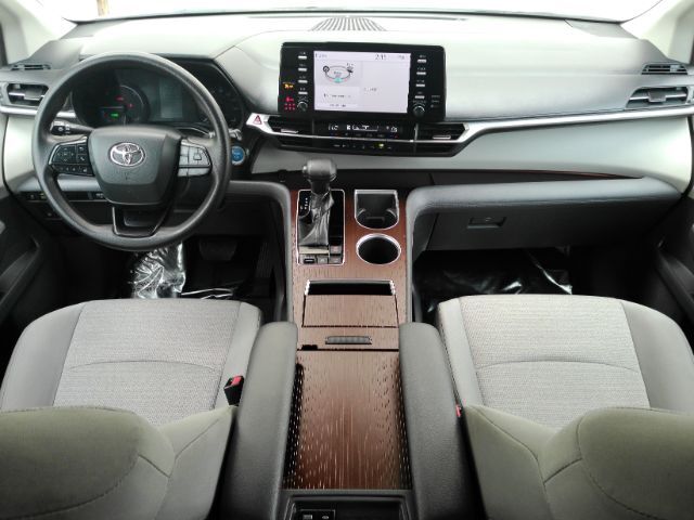 2023 Toyota Sienna LE 2023 Toyota Sienna LE