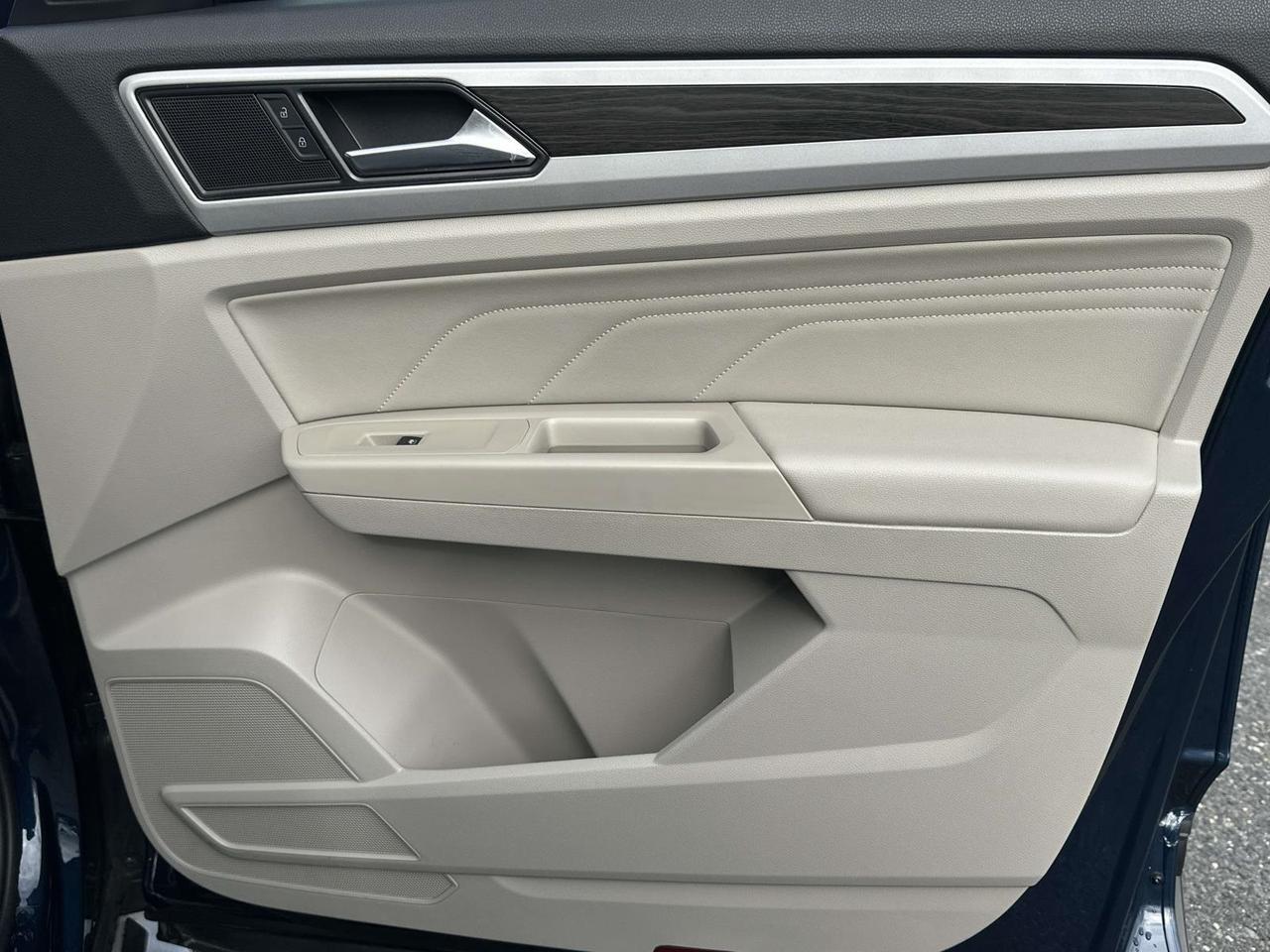 2023 Volkswagen Atlas 2.0T SE w/Technology