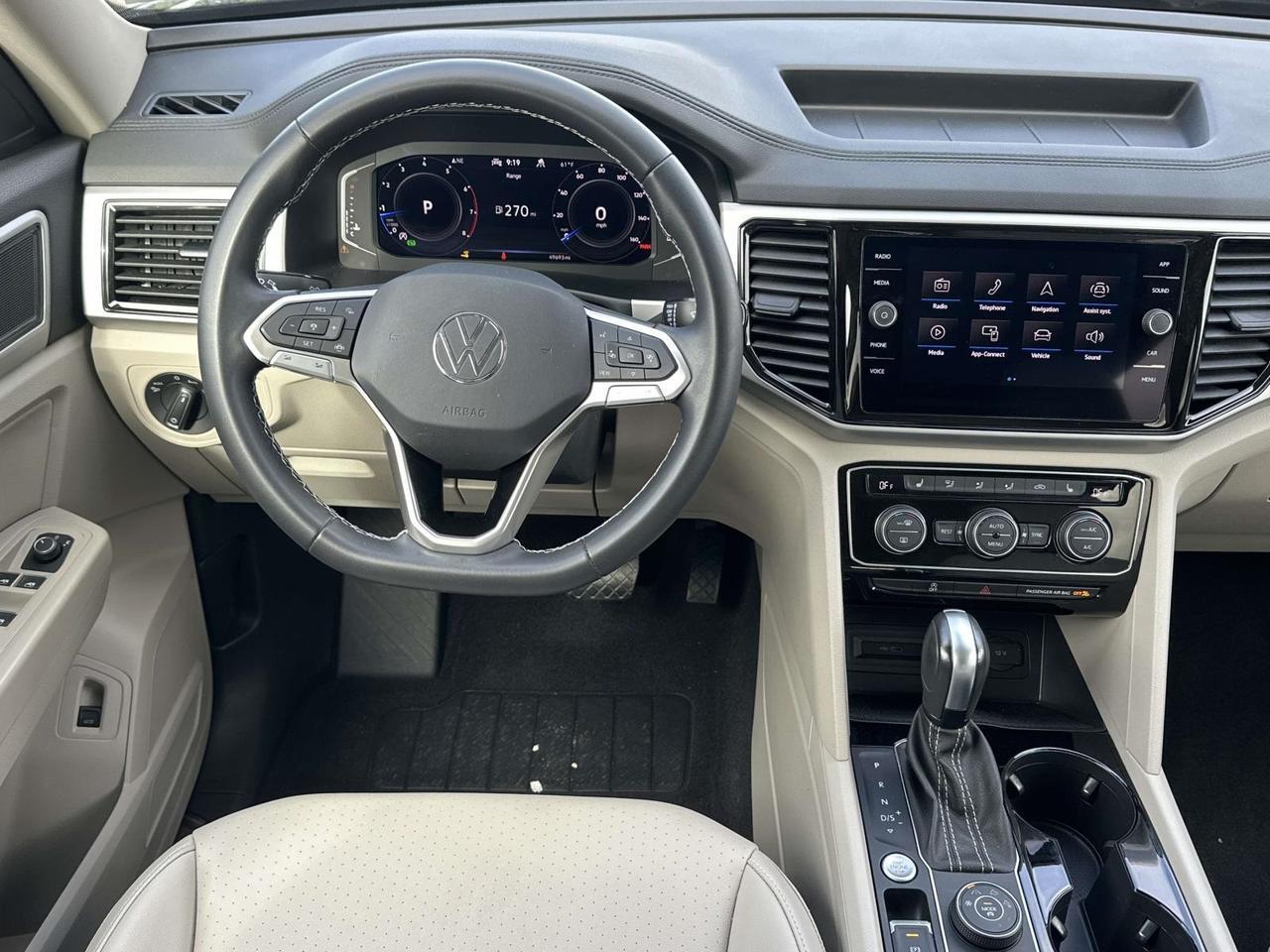 2023 Volkswagen Atlas 2.0T SE w/Technology