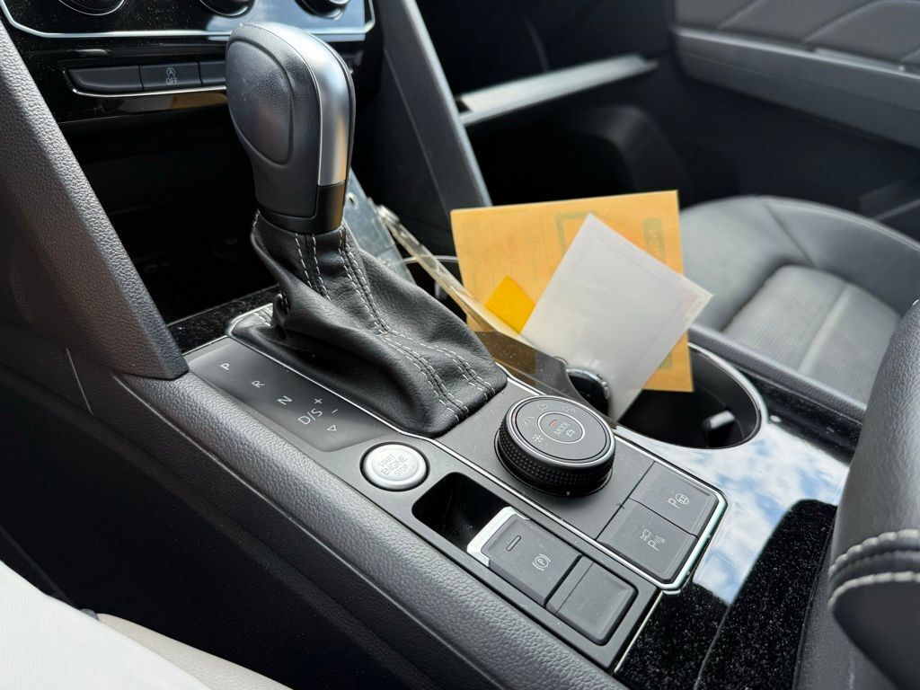 2023 Volkswagen Atlas 3.6L V6 SEL Premium R-Line