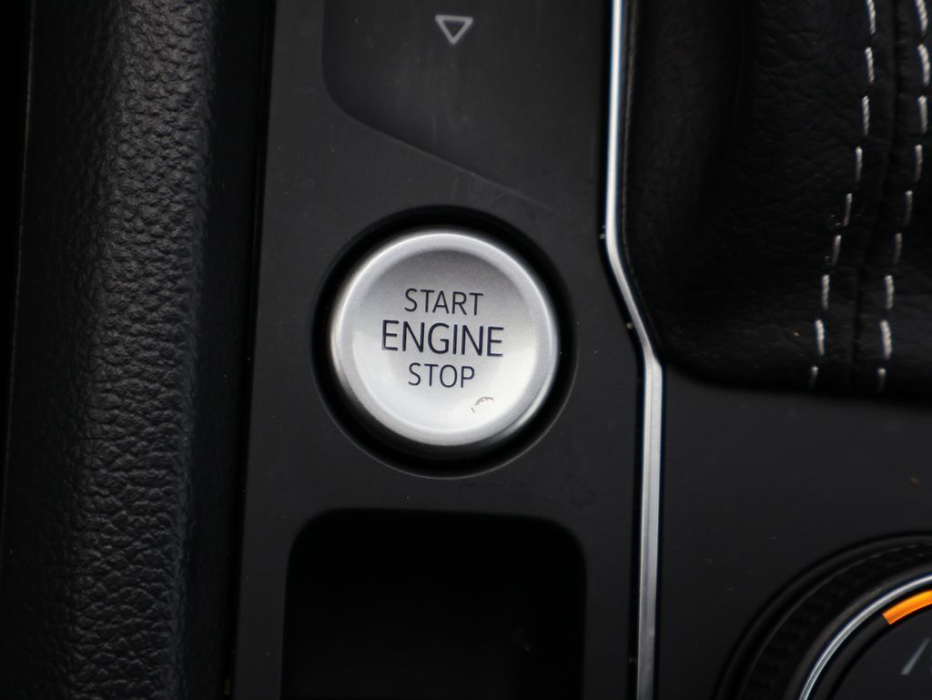 2023 Volkswagen Atlas 3.6L V6 SEL Premium R-Line