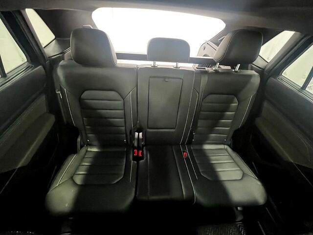2023 Volkswagen Atlas Cross Sport 3.6L V6 SEL Premium R-Line Oshkosh WI