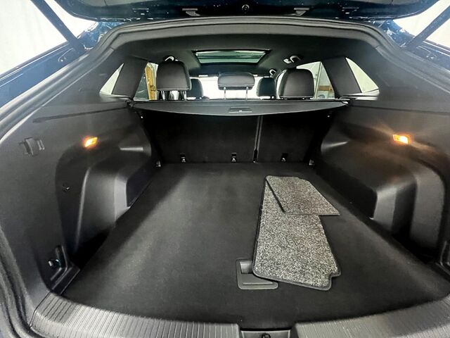 2023 Volkswagen Atlas Cross Sport 3.6L V6 SEL Premium R-Line Oshkosh WI